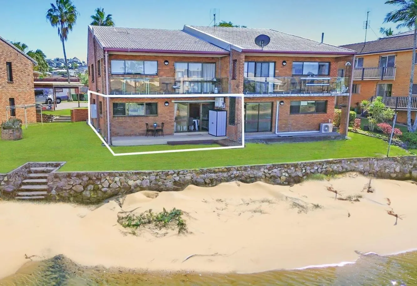 Barooga1- Mooloolaba Canal Front Apartment Australia