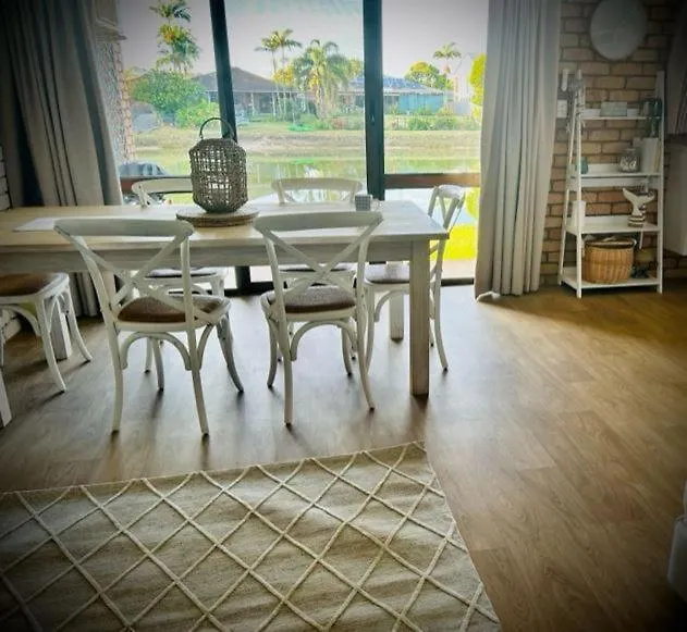 Barooga1- Mooloolaba Canal Front Apartment